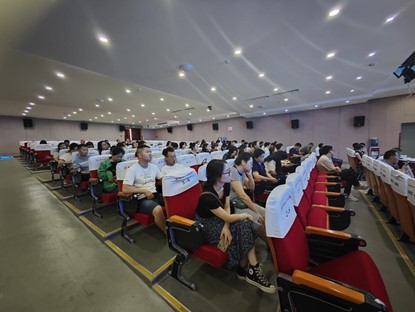 聚焦教學(xué)改進(jìn)，提升教育質(zhì)量 ——高2023級(jí)半期成績(jī)分析會(huì)圓滿召開